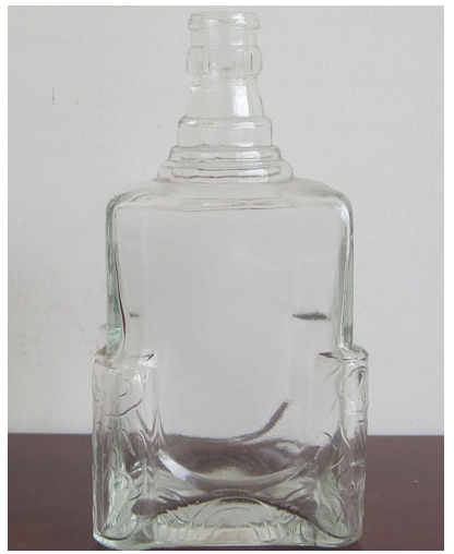 泸州玻璃酒瓶.png